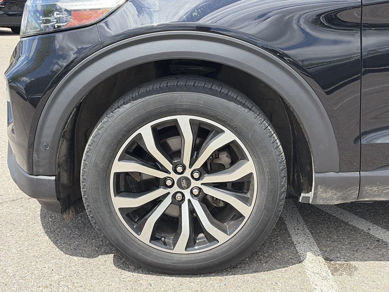 2020 Ford Explorer ST AWD WINTER/SUMMER TIRES   HEATED/VENTED SEATS Photo