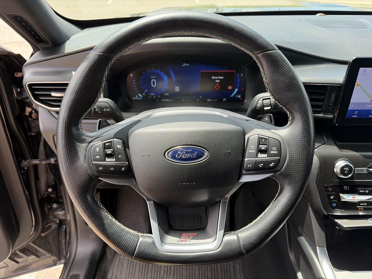2020 Ford Explorer ST AWD WINTER/SUMMER TIRES   HEATED/VENTED SEATS Photo