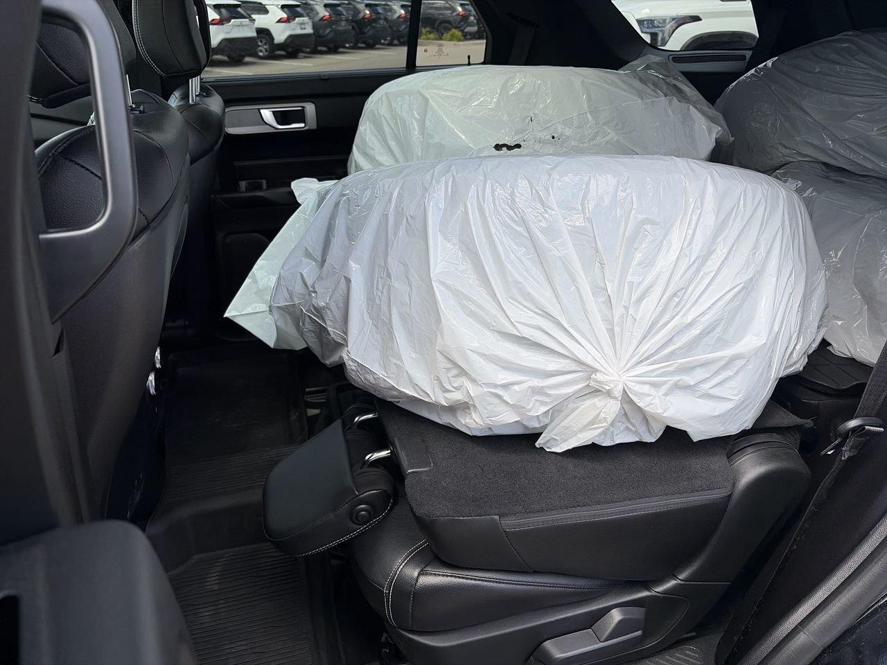 2020 Ford Explorer ST AWD WINTER/SUMMER TIRES   HEATED/VENTED SEATS Photo