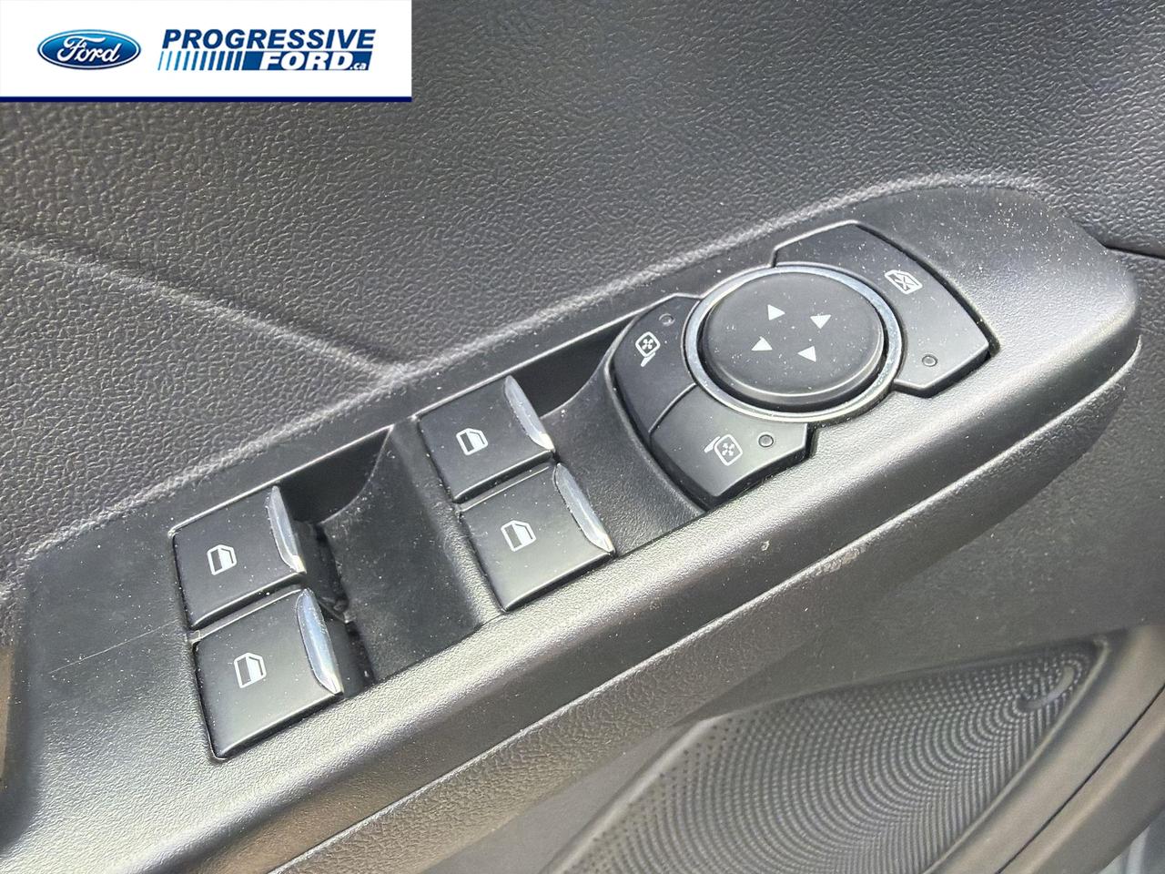 2025 Ford Escape PHEV 4dr Front-Wheel Drive Photo
