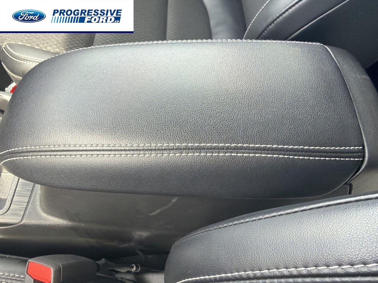 2025 Ford Escape PHEV 4dr Front-Wheel Drive Photo
