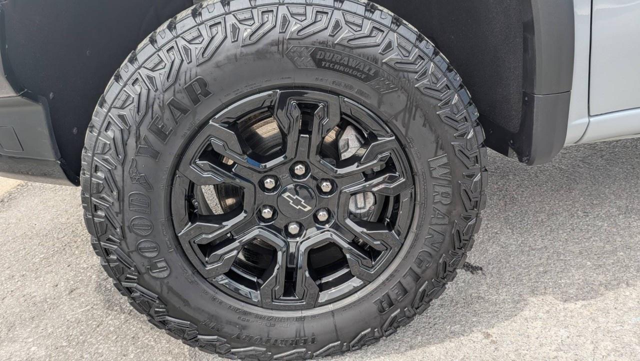 2024 Chevrolet Silverado 1500 Crew Cab Short Box 4-Wheel Drive ZR2 Photo
