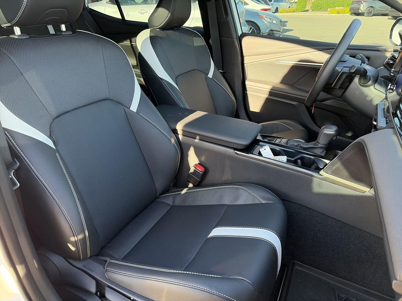2026 Toyota Camry Hybrid SE FWD 6.95%TCUV   HEATED STEERING   HEATED SEATS Photo