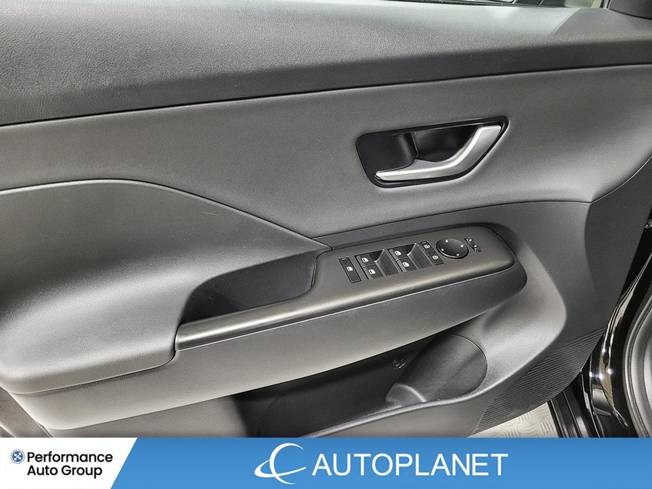 2025 Hyundai KONA Preferred AWD, Trend Pkg, Sunroof, Back Up Cam! Photo