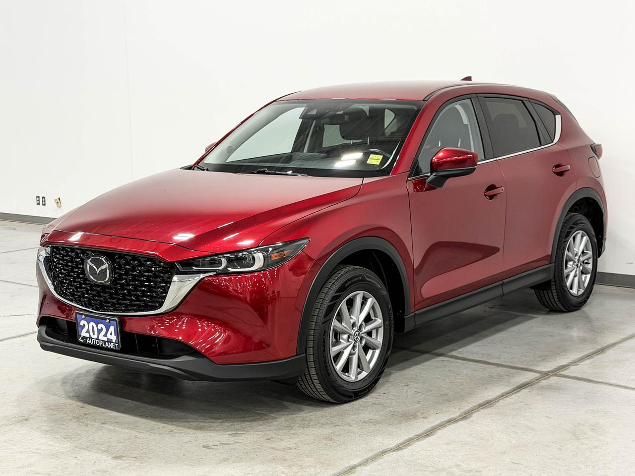 2024 Mazda CX-5 GS AWD, Back Up Cam, Heated Seats, Apple CarPlay! Photo