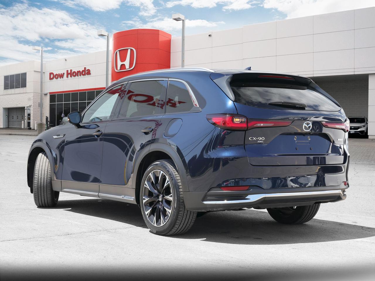 2024 Mazda CX-90 PHEV GT 4dr i-ACTIV All-Wheel Drive Sport Utility Photo4