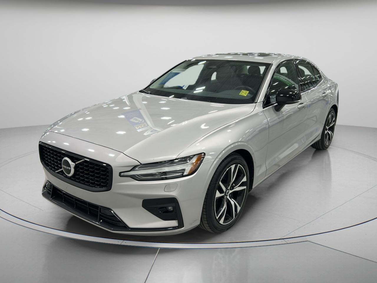 2024 Volvo S60 B5 Core Dark AWD - FIN @$111/WK OR LEASE @$130/WK Photo
