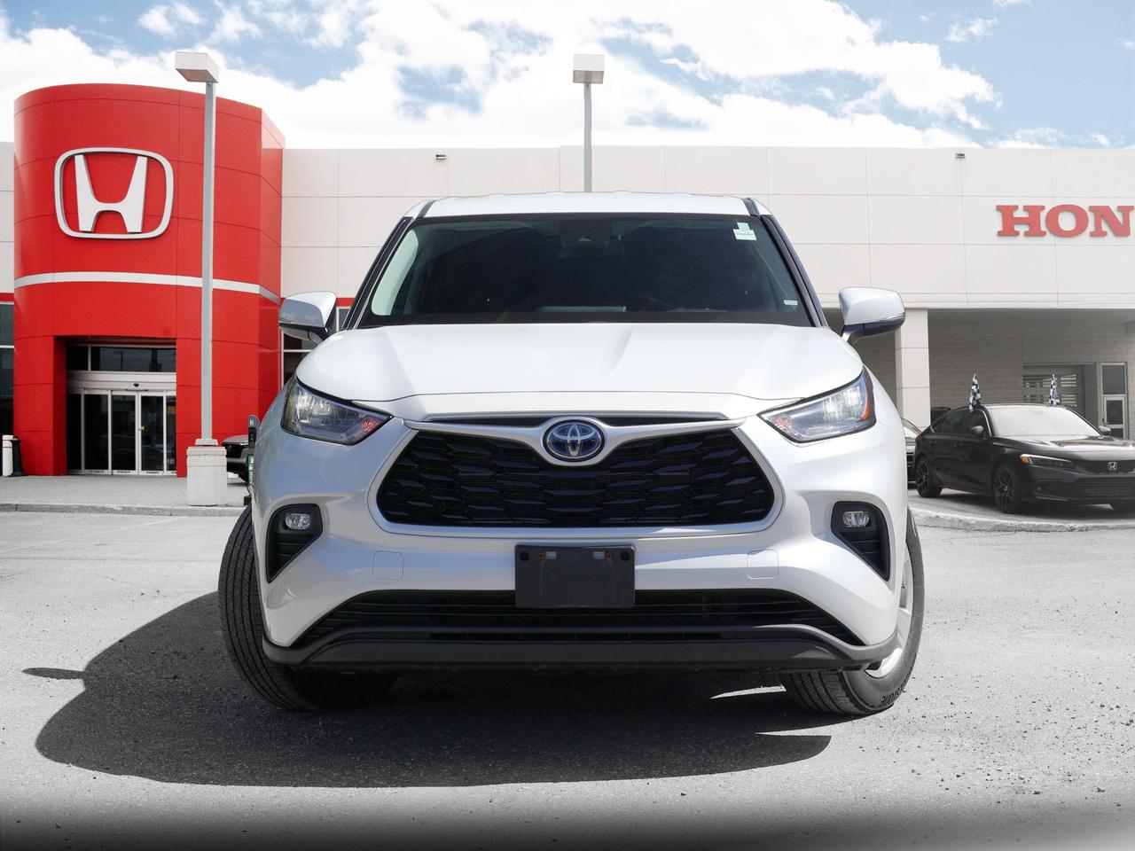 2022 Toyota Highlander Hybrid LE 4dr All-Wheel Drive Photo