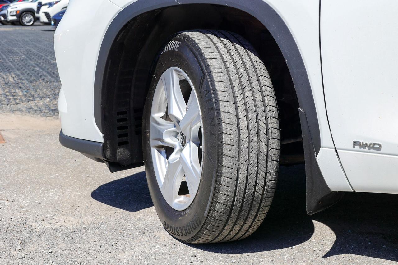 2022 Toyota Highlander Hybrid LE 4dr All-Wheel Drive Photo