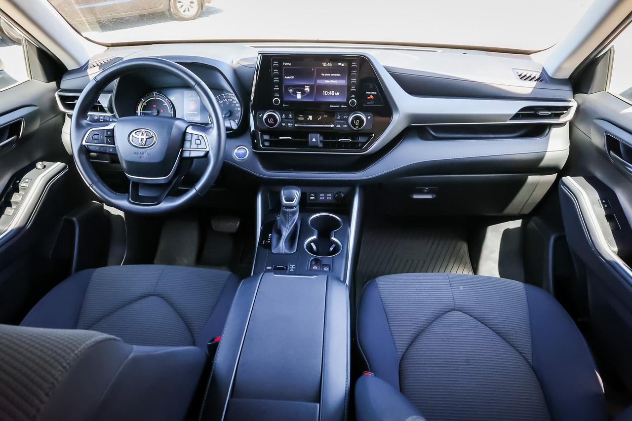 2022 Toyota Highlander Hybrid LE 4dr All-Wheel Drive Photo