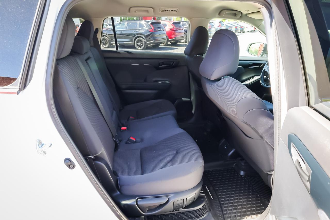 2022 Toyota Highlander Hybrid LE 4dr All-Wheel Drive Photo