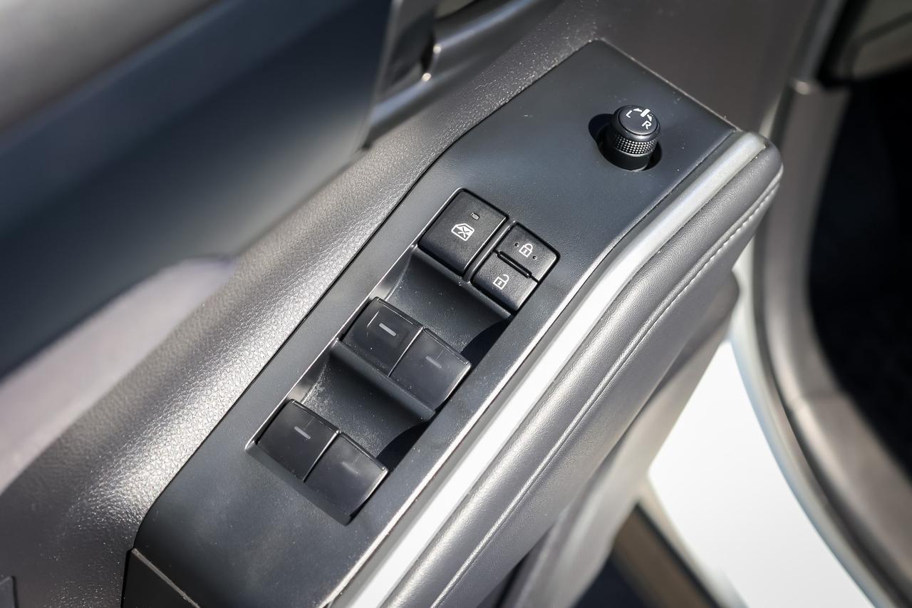 2022 Toyota Highlander Hybrid LE 4dr All-Wheel Drive Photo