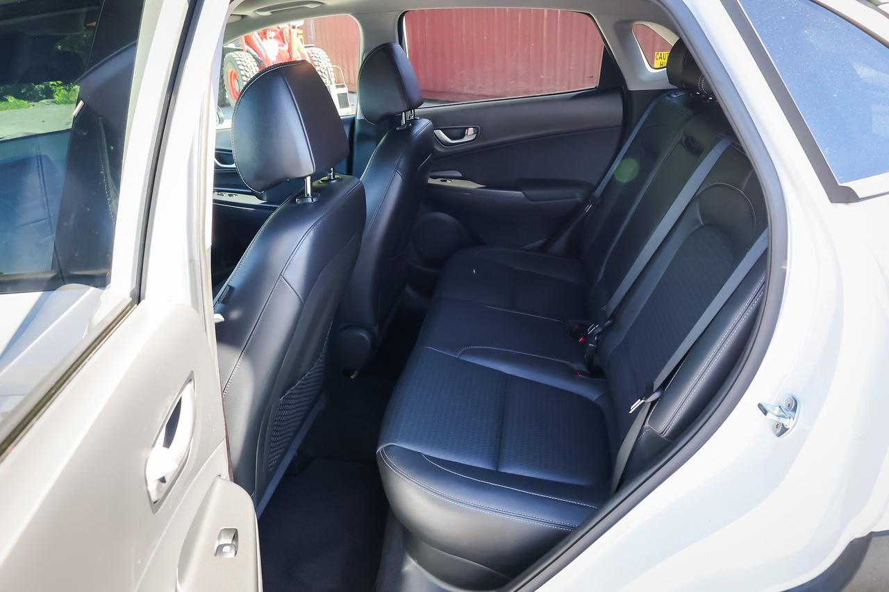 2021 Hyundai KONA 2.0L Luxury 4dr All-Wheel Drive Photo