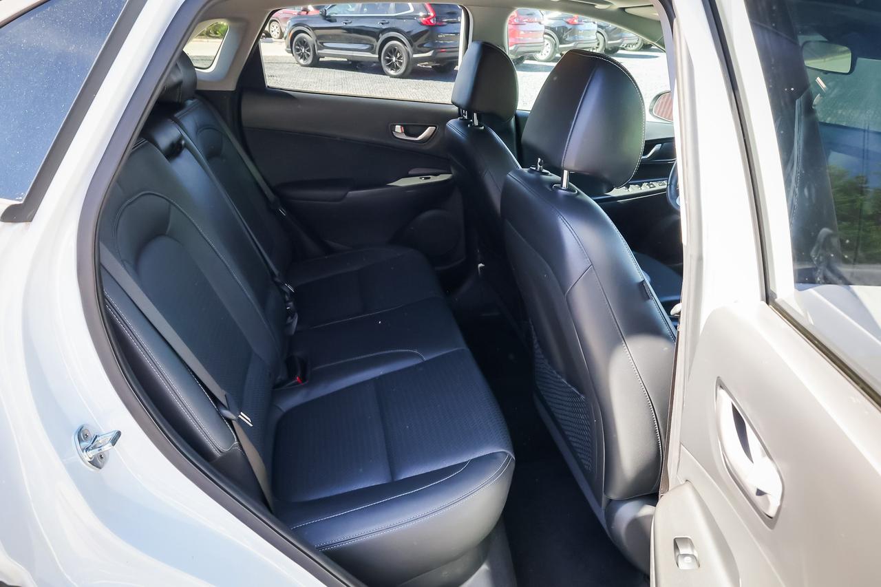 2021 Hyundai KONA 2.0L Luxury 4dr All-Wheel Drive Photo
