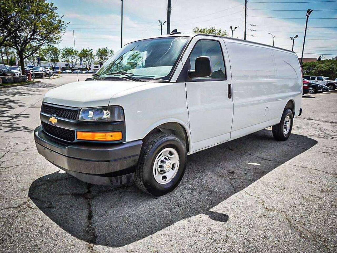 2025 Chevrolet Express 2500  Photo4