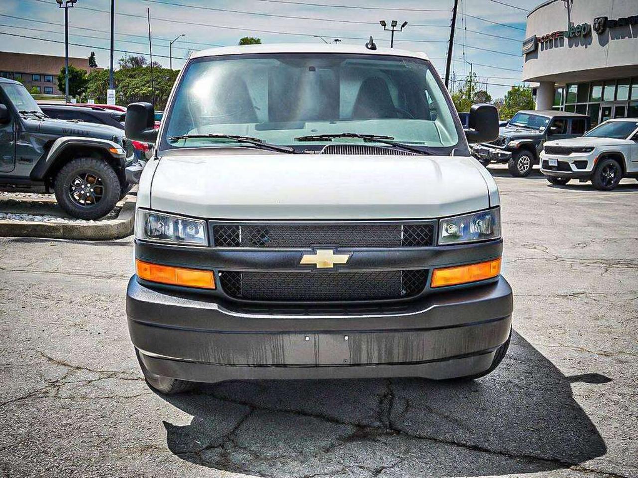 2025 Chevrolet Express 2500  Photo
