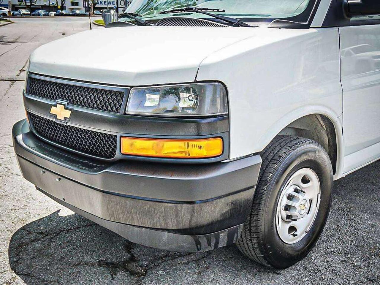 2025 Chevrolet Express 2500  Photo