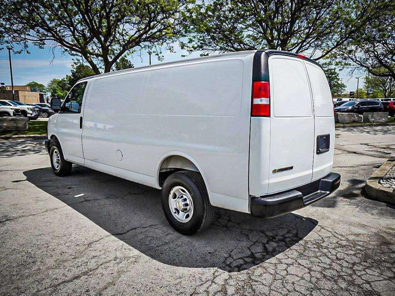 2025 Chevrolet Express 2500  Photo