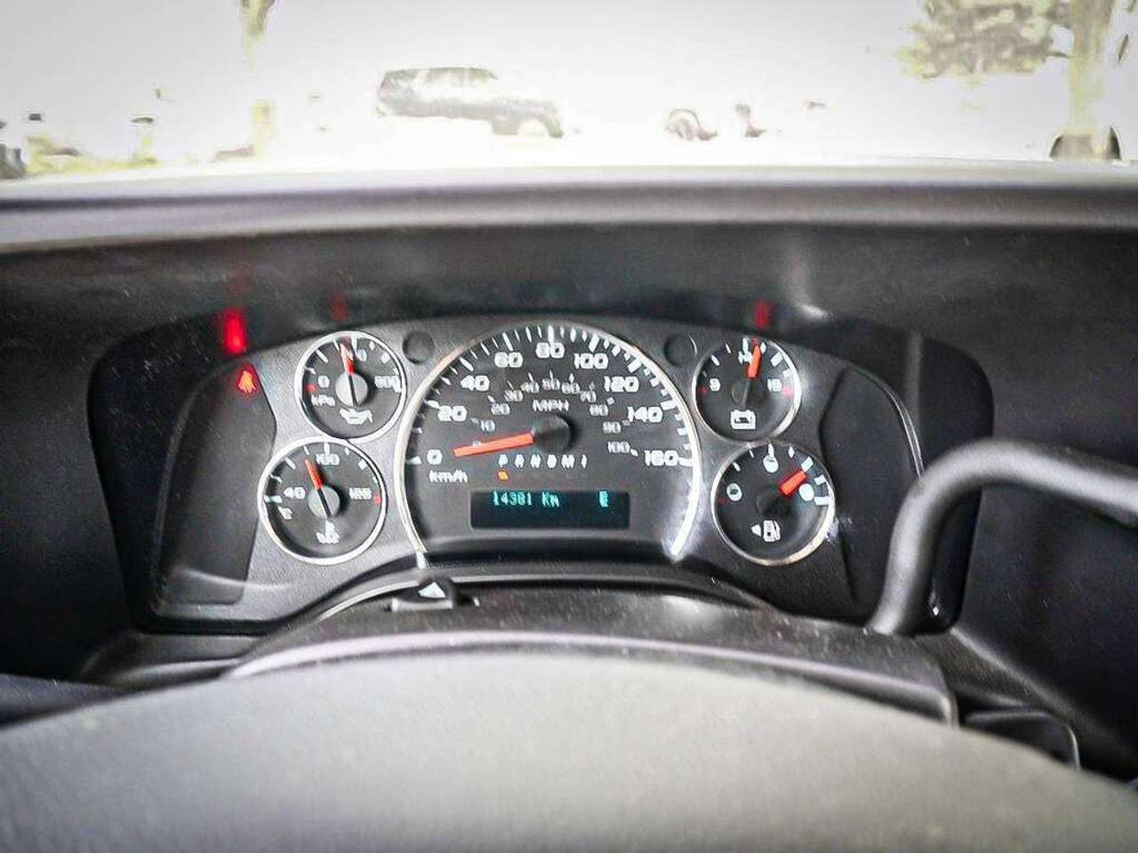 2025 Chevrolet Express 2500  Photo