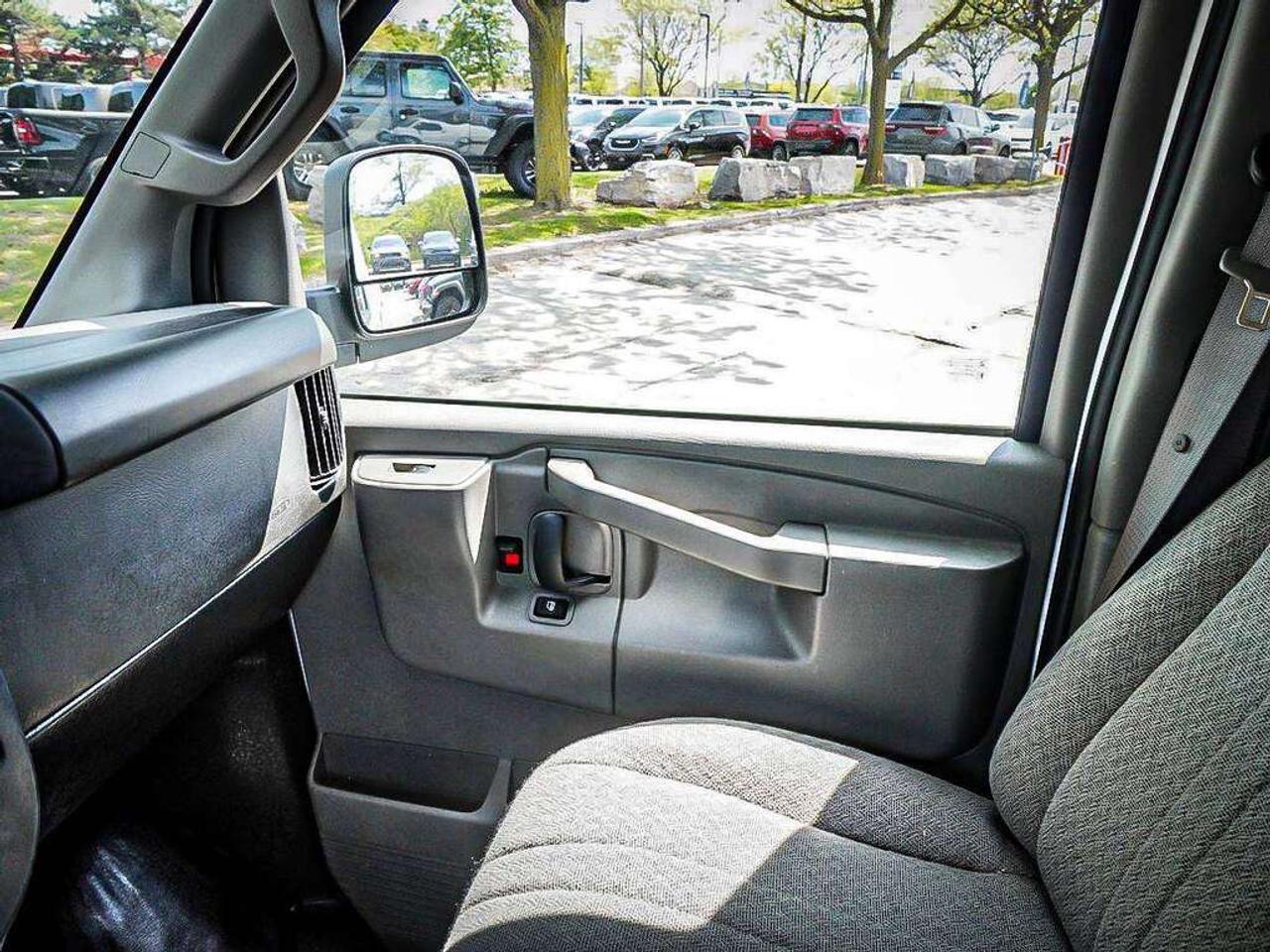 2025 Chevrolet Express 2500  Photo