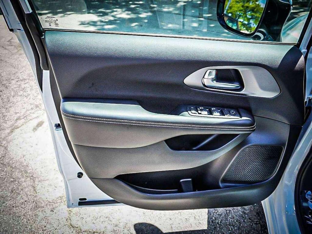 2027 Chrysler Grand Caravan  Photo