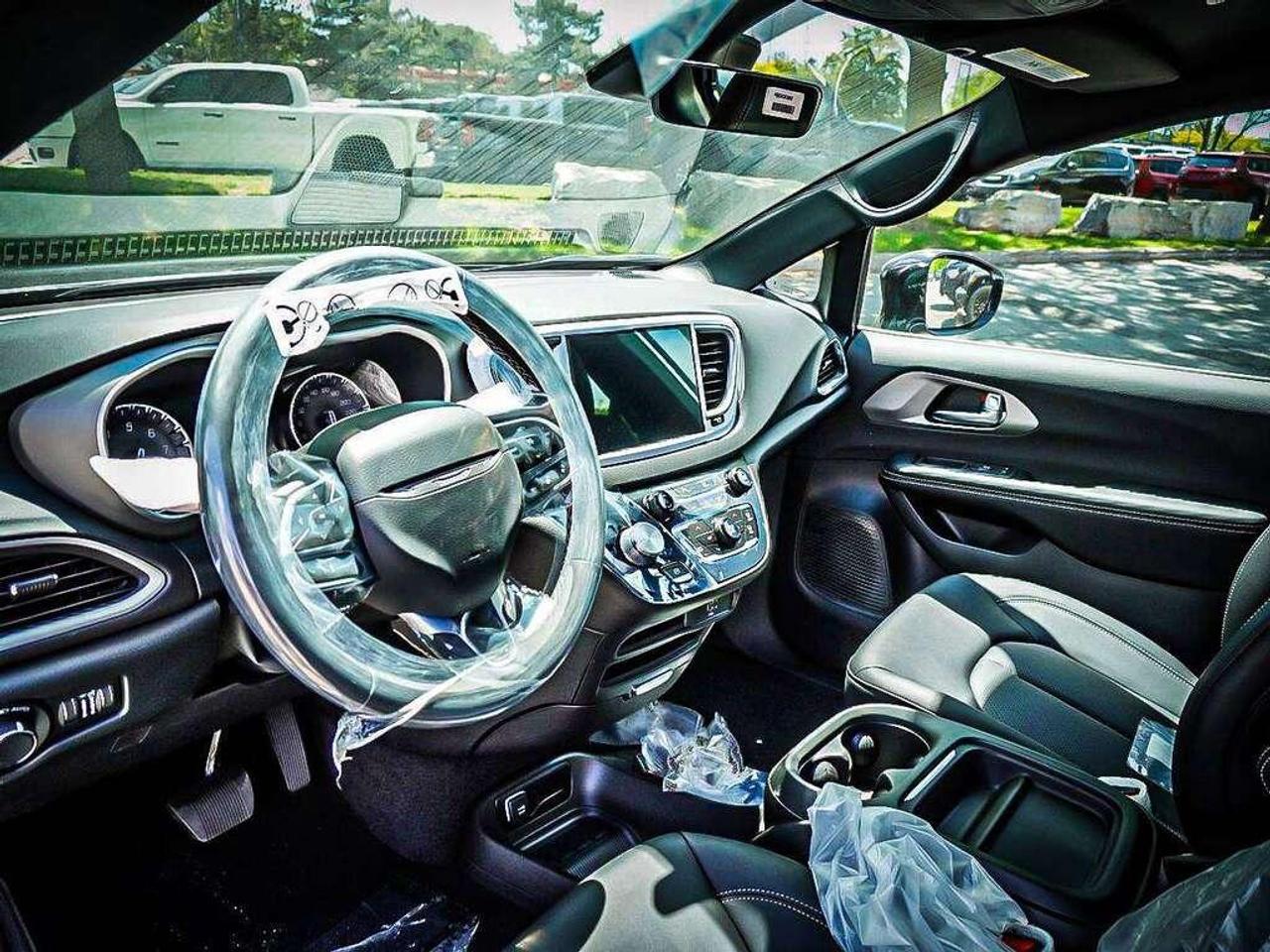 2027 Chrysler Grand Caravan  Photo