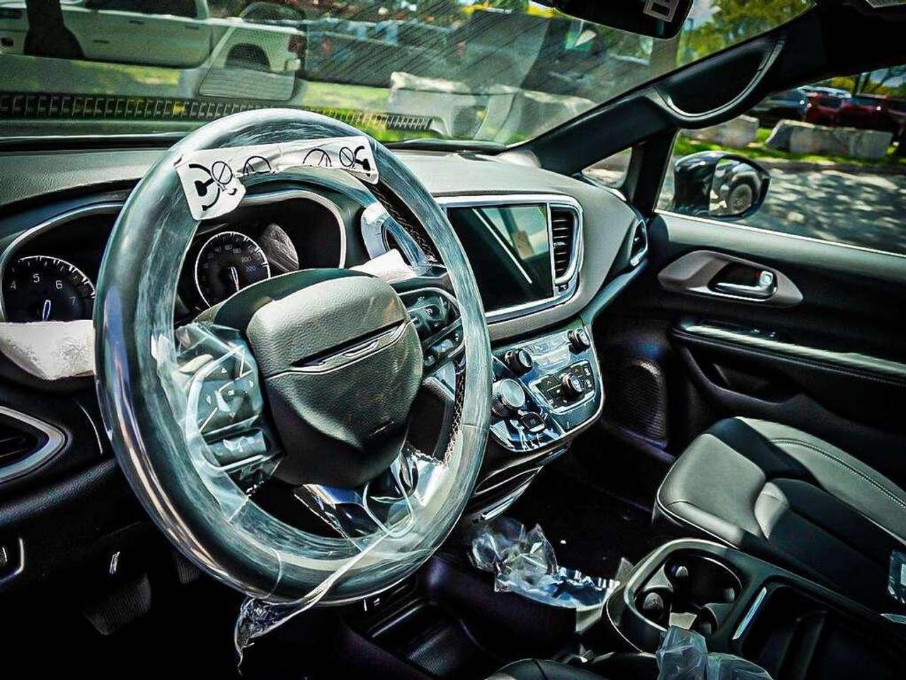 2027 Chrysler Grand Caravan  Photo