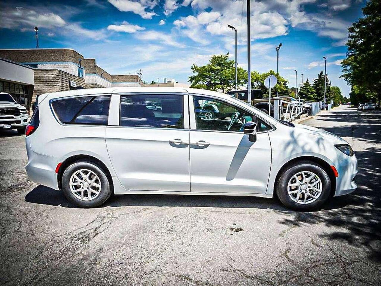 2027 Chrysler Grand Caravan  Photo