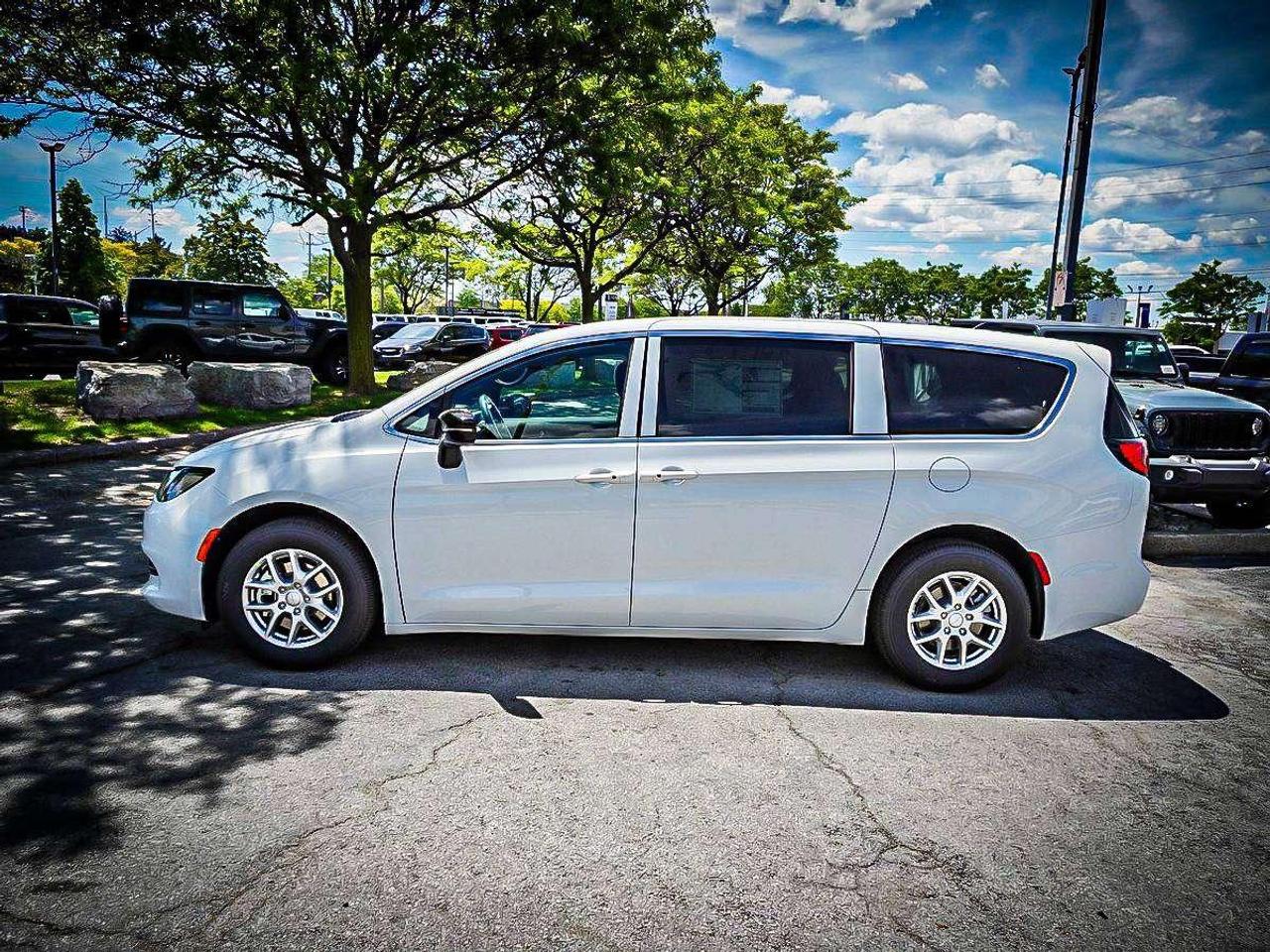 2027 Chrysler Grand Caravan  Photo