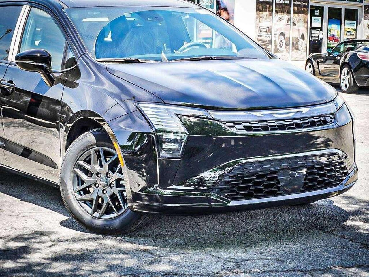2027 Chrysler Pacifica  Photo