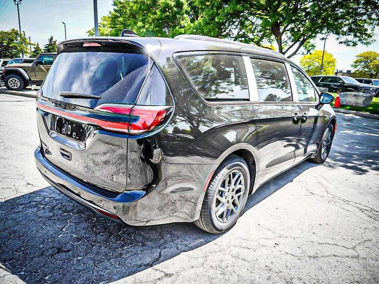 2027 Chrysler Pacifica  Photo