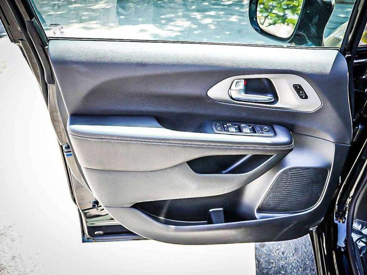 2027 Chrysler Pacifica  Photo