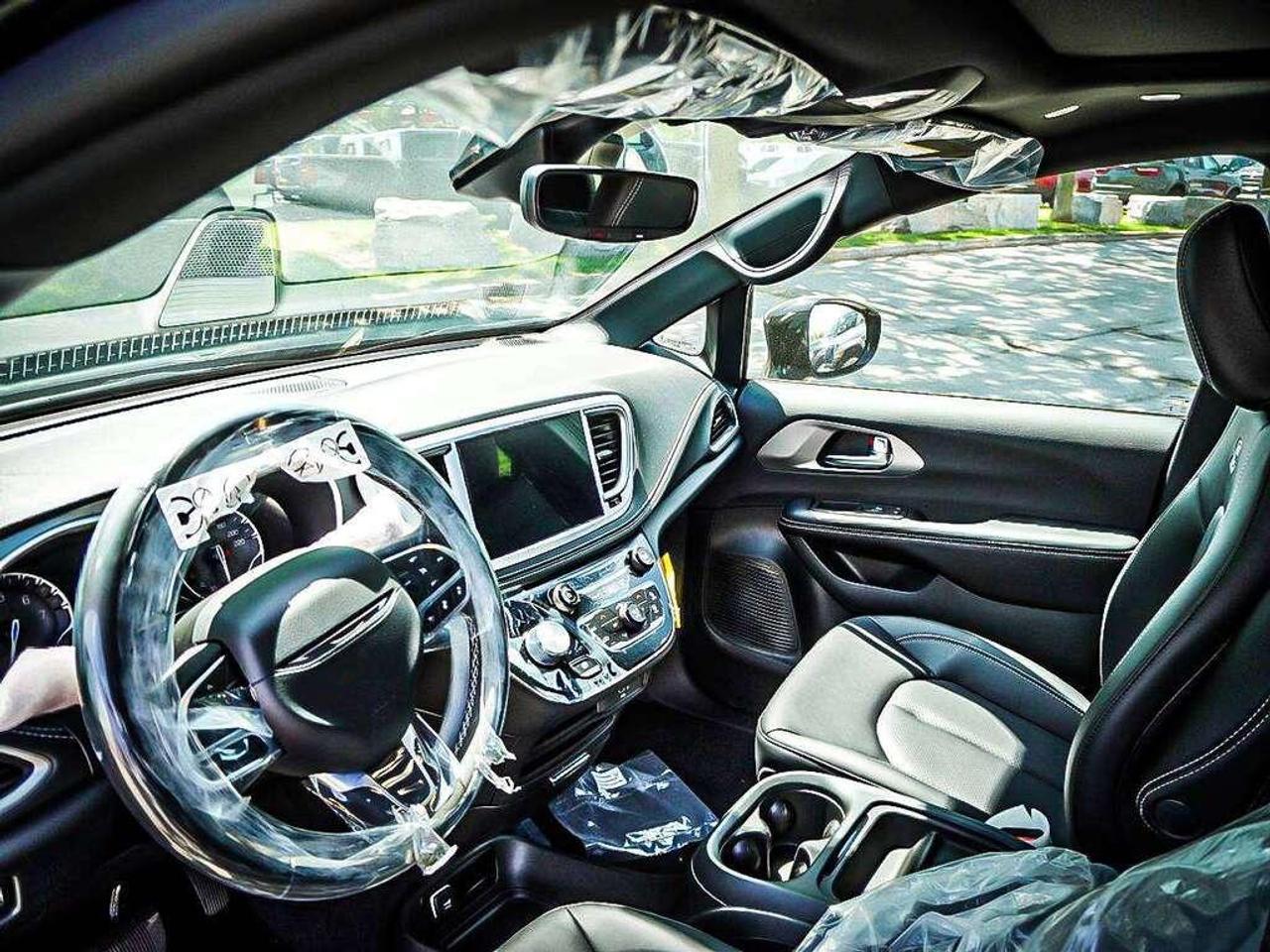 2027 Chrysler Pacifica  Photo
