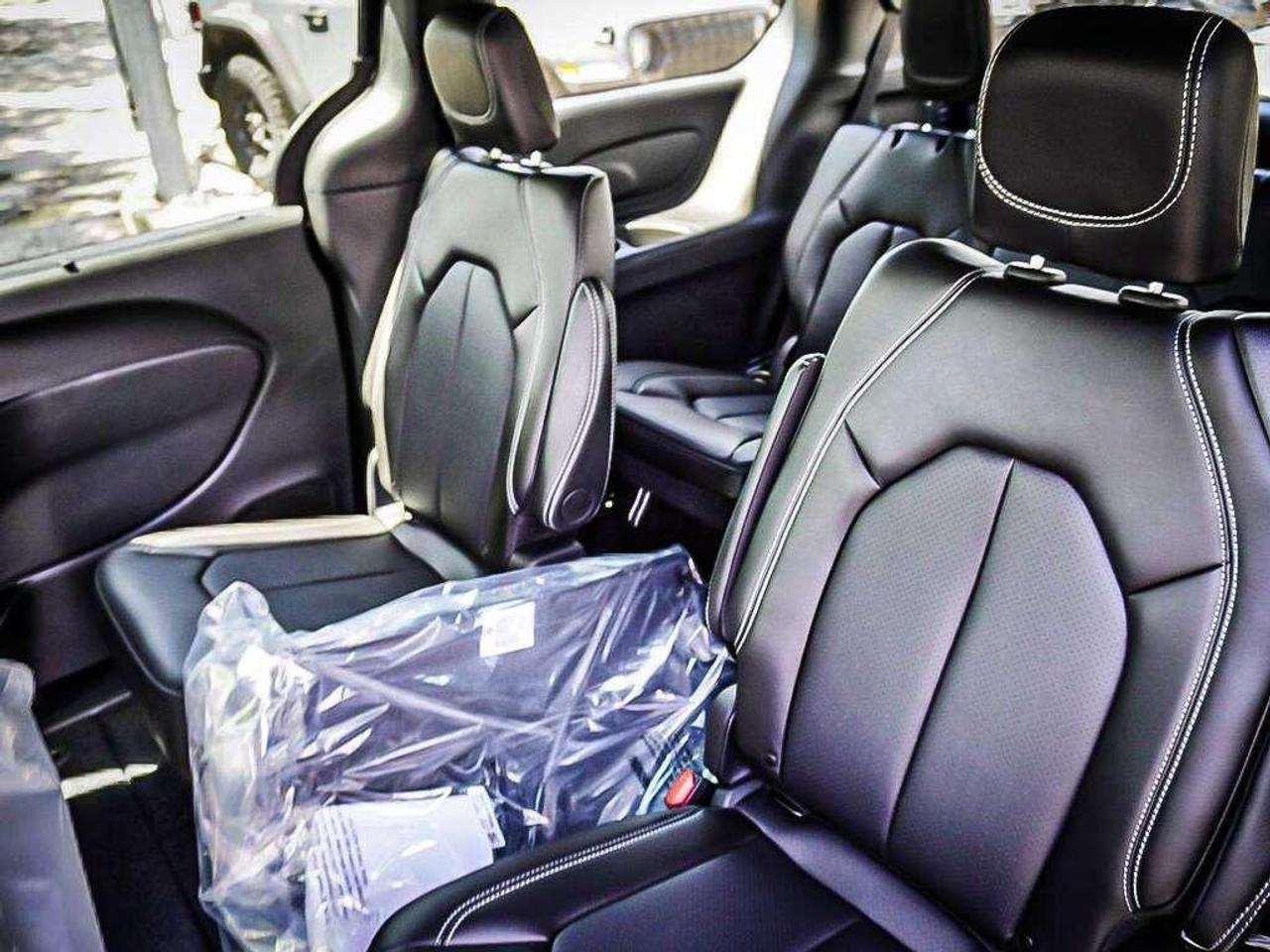 2027 Chrysler Pacifica  Photo