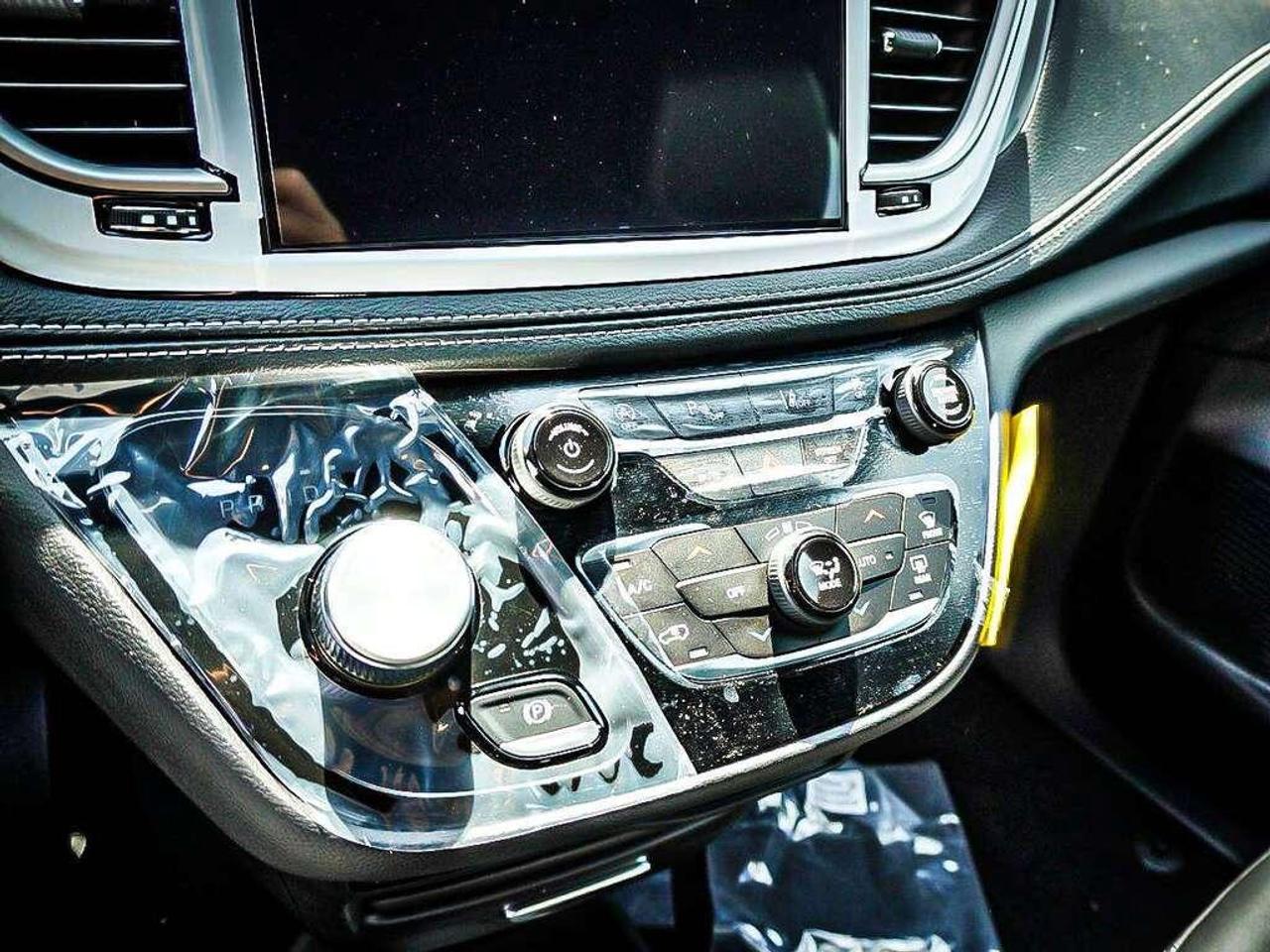 2027 Chrysler Pacifica  Photo