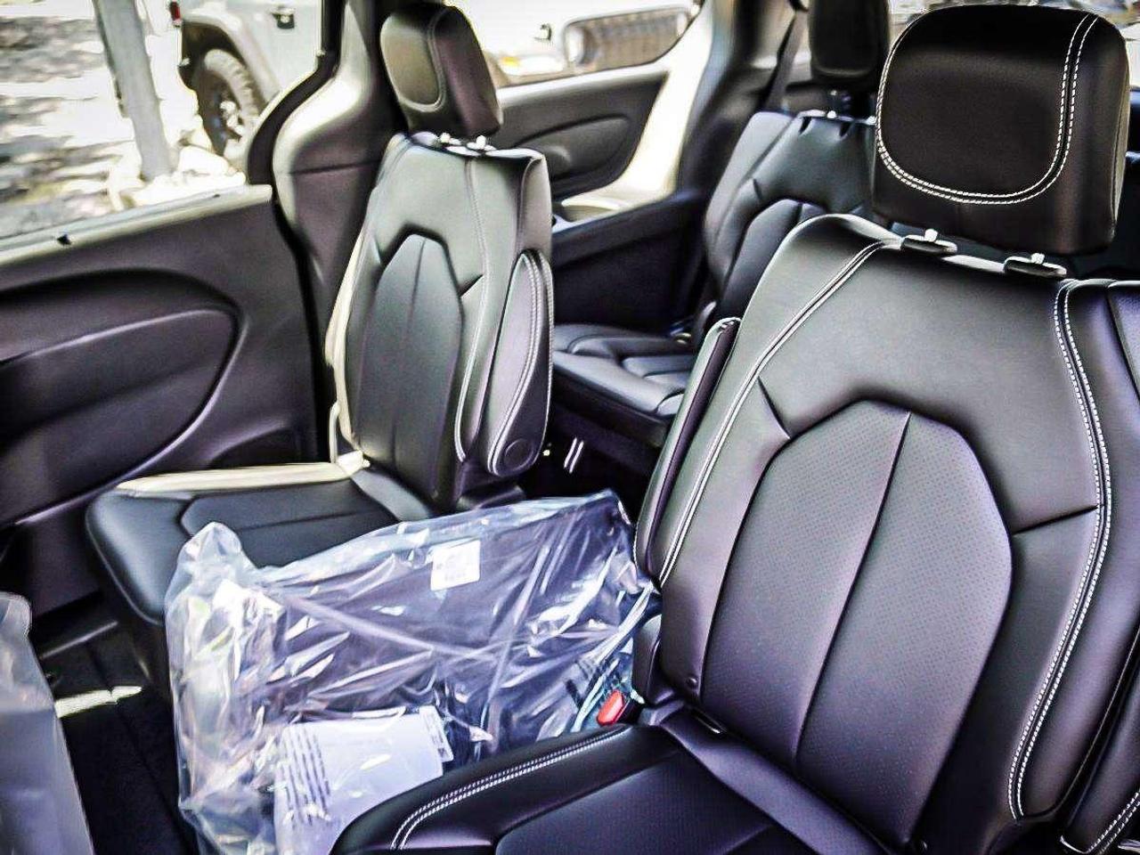 2027 Chrysler Pacifica  Photo