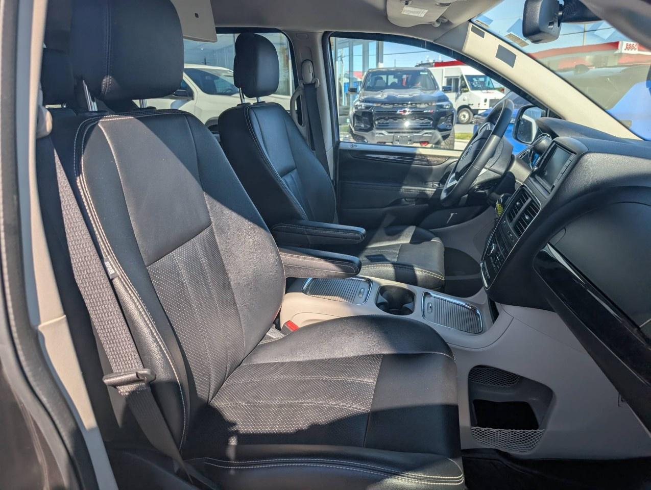 2019 Dodge Grand Caravan CREW PLUS 2WD Photo