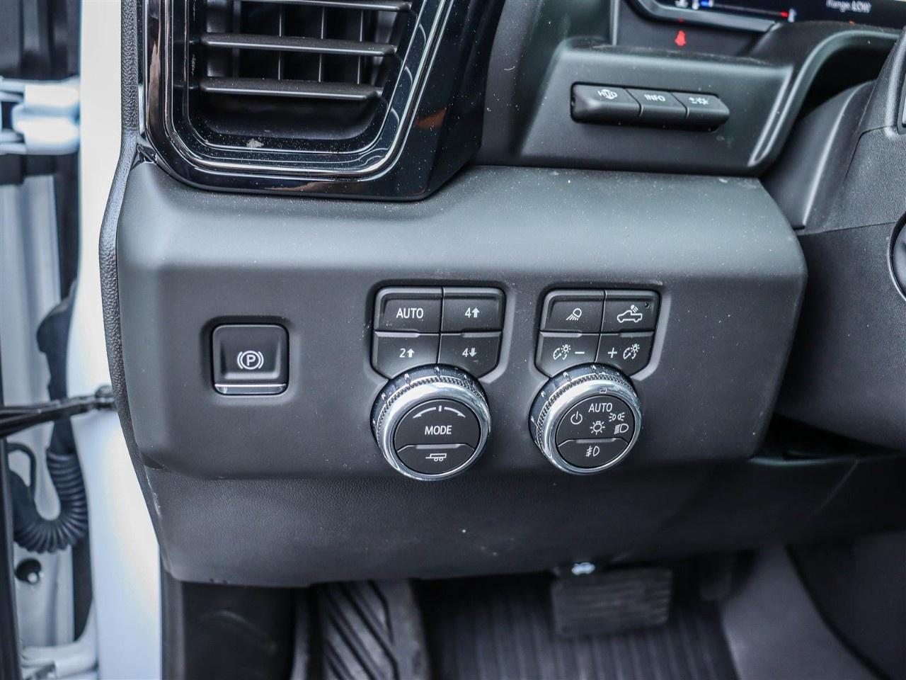 2026 GMC Sierra 1500 Crew Cab Short Box 4-Wheel Drive AT4 Photo