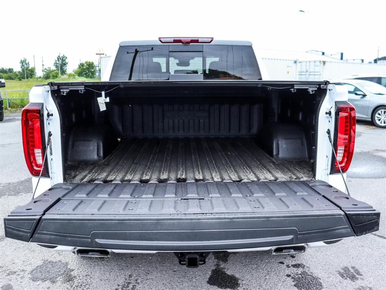 2026 GMC Sierra 1500 Crew Cab Short Box 4-Wheel Drive AT4 Photo