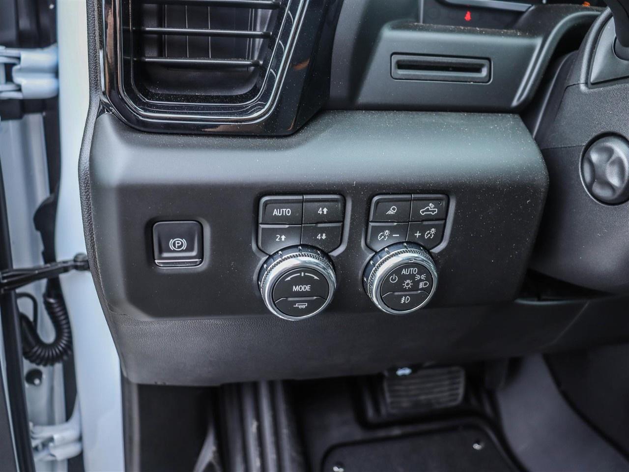 2026 GMC Sierra 1500 Crew Cab Short Box 4-Wheel Drive AT4 Photo
