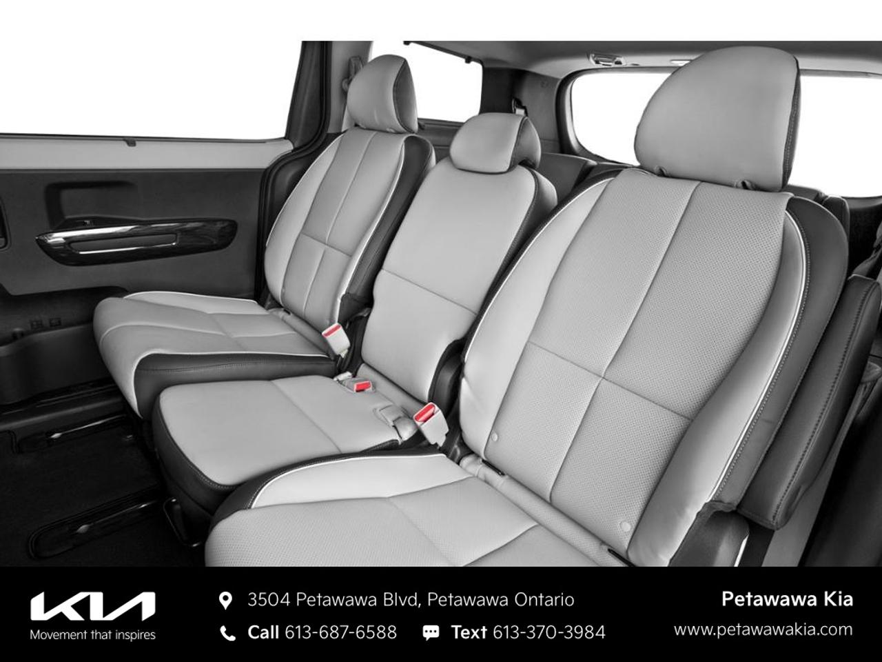 2017 Kia Sedona SXL Passenger Van Photo