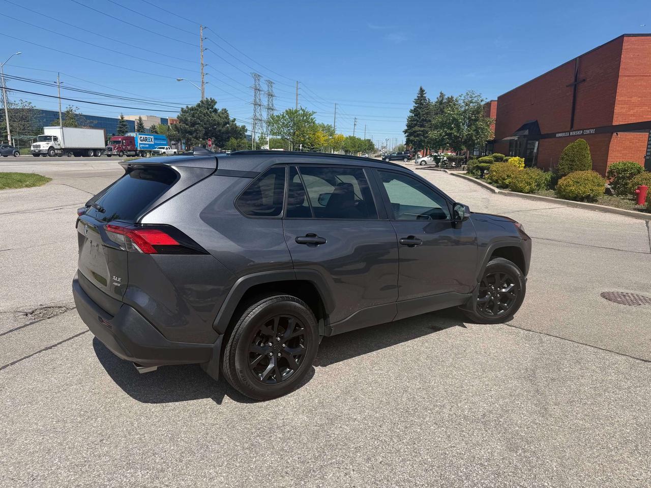 2021 Toyota RAV4 XLE AWD SUNROOF CLEAN CARFAX CERTIFIED Photo