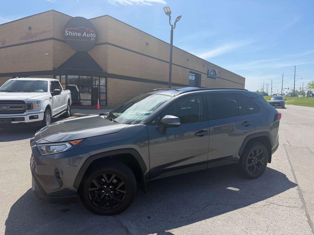 2021 Toyota RAV4 XLE AWD SUNROOF CLEAN CARFAX CERTIFIED Photo0