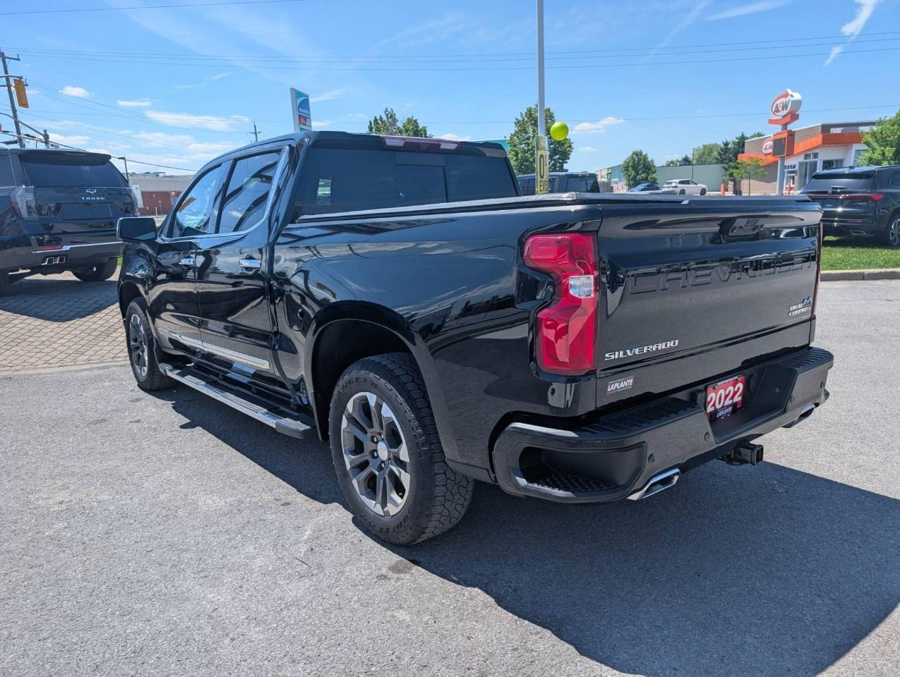 2022 Chevrolet Silverado 1500 Crew Cab Short Box 4-Wheel Drive High Country Photo