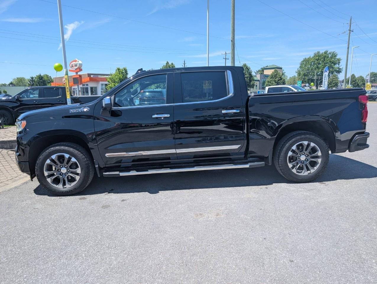 2022 Chevrolet Silverado 1500 Crew Cab Short Box 4-Wheel Drive High Country Photo