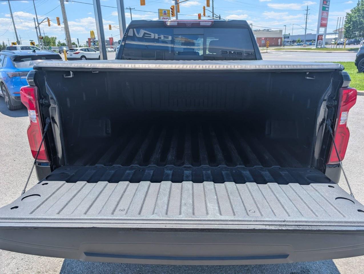 2022 Chevrolet Silverado 1500 Crew Cab Short Box 4-Wheel Drive High Country Photo
