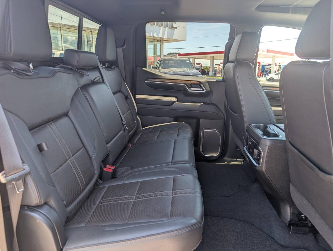 2022 Chevrolet Silverado 1500 Crew Cab Short Box 4-Wheel Drive High Country Photo
