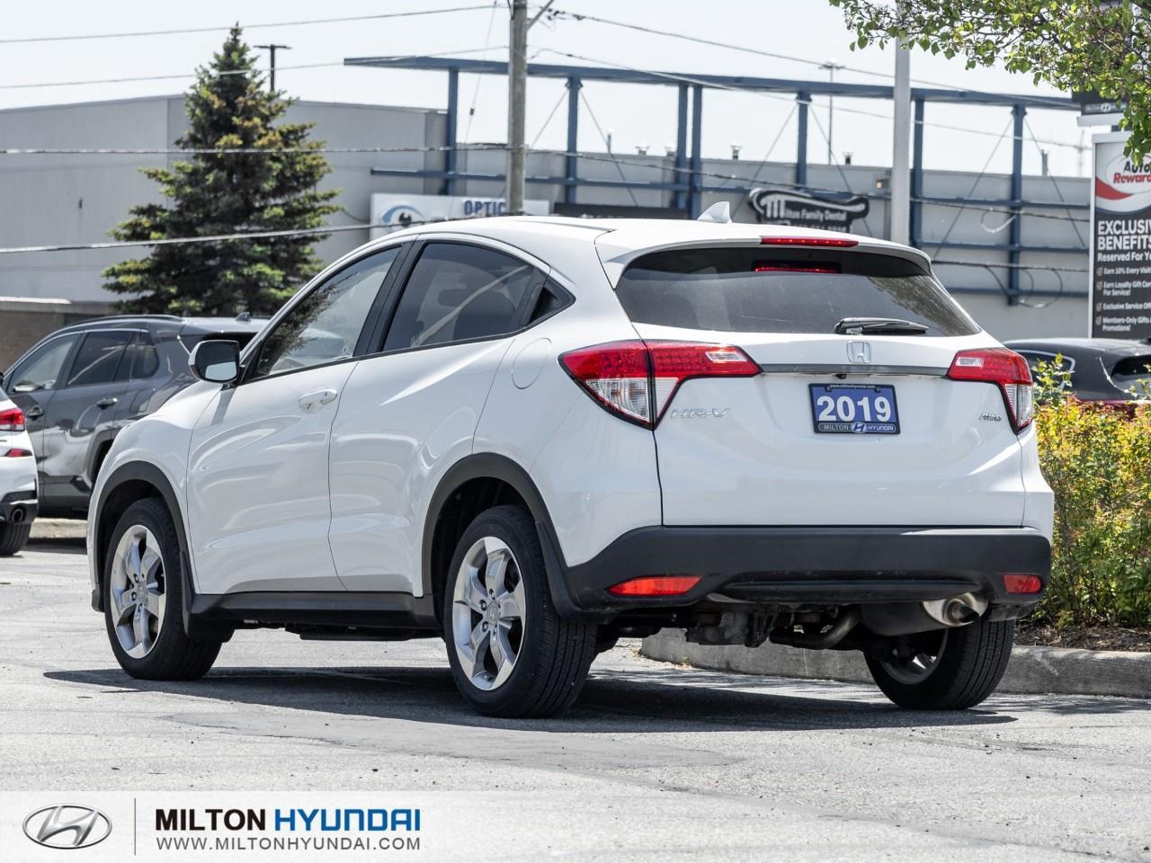 2019 Honda HR-V LX 4dr All-Wheel Drive Photo4