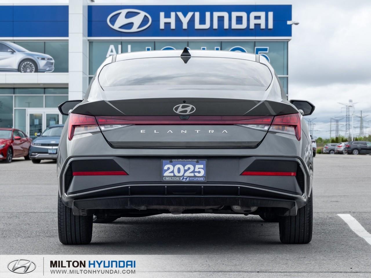 2025 Hyundai Elantra Luxury 4dr Sedan Photo
