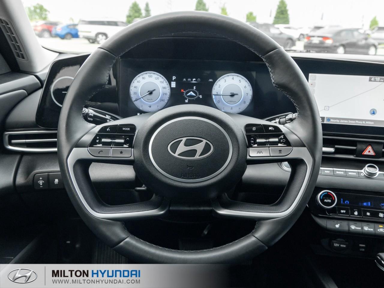 2025 Hyundai Elantra Luxury 4dr Sedan Photo